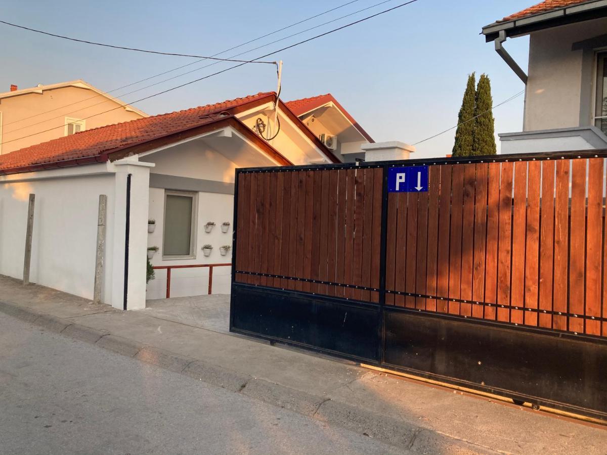 Tiki Apartments 게브겔리야 외부 사진