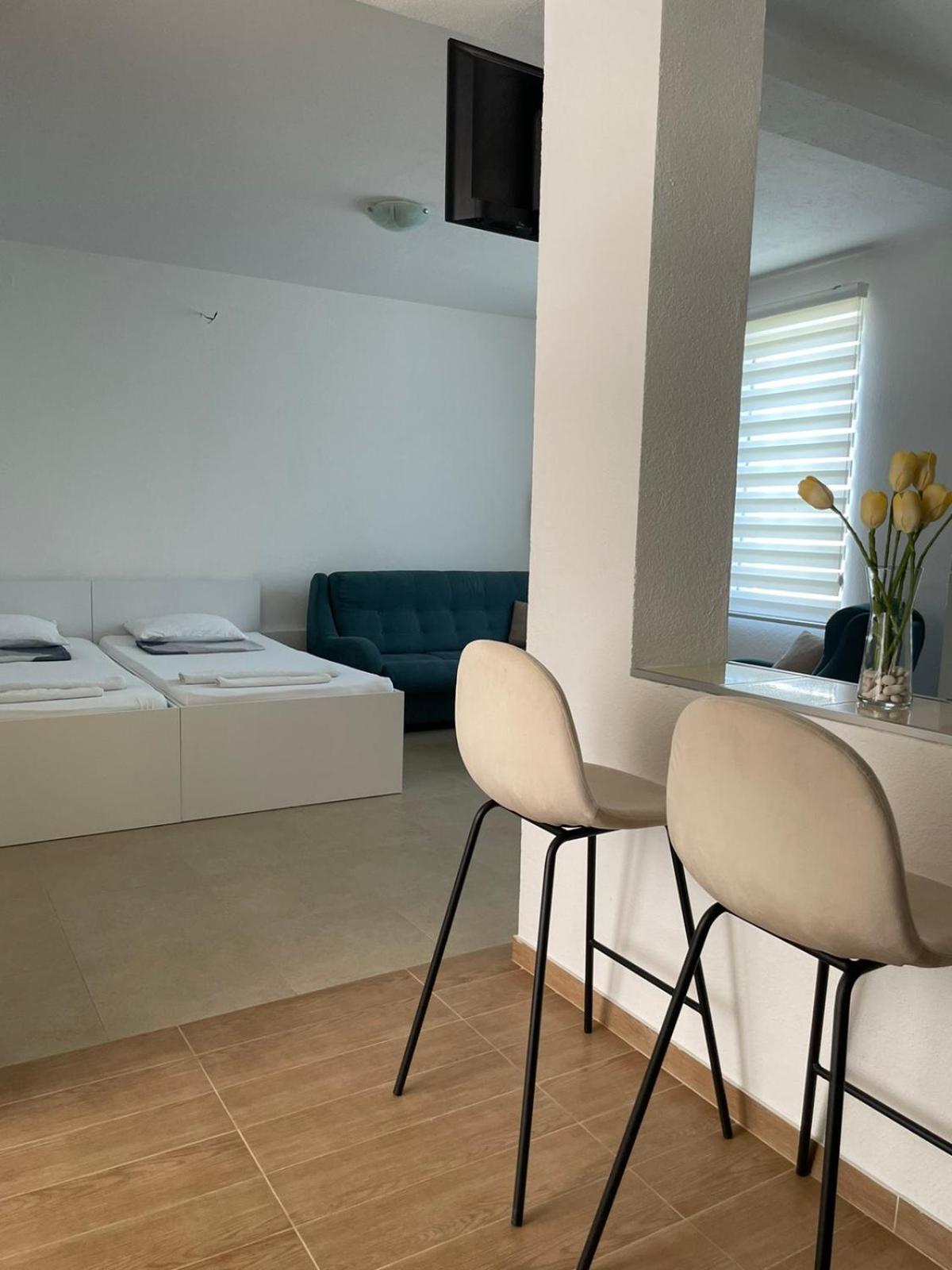 Tiki Apartments 게브겔리야 외부 사진