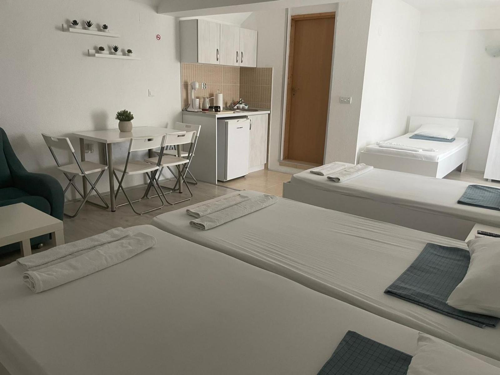 Tiki Apartments 게브겔리야 외부 사진